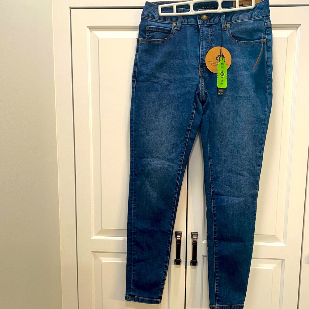 Tahari Skinny Jeans